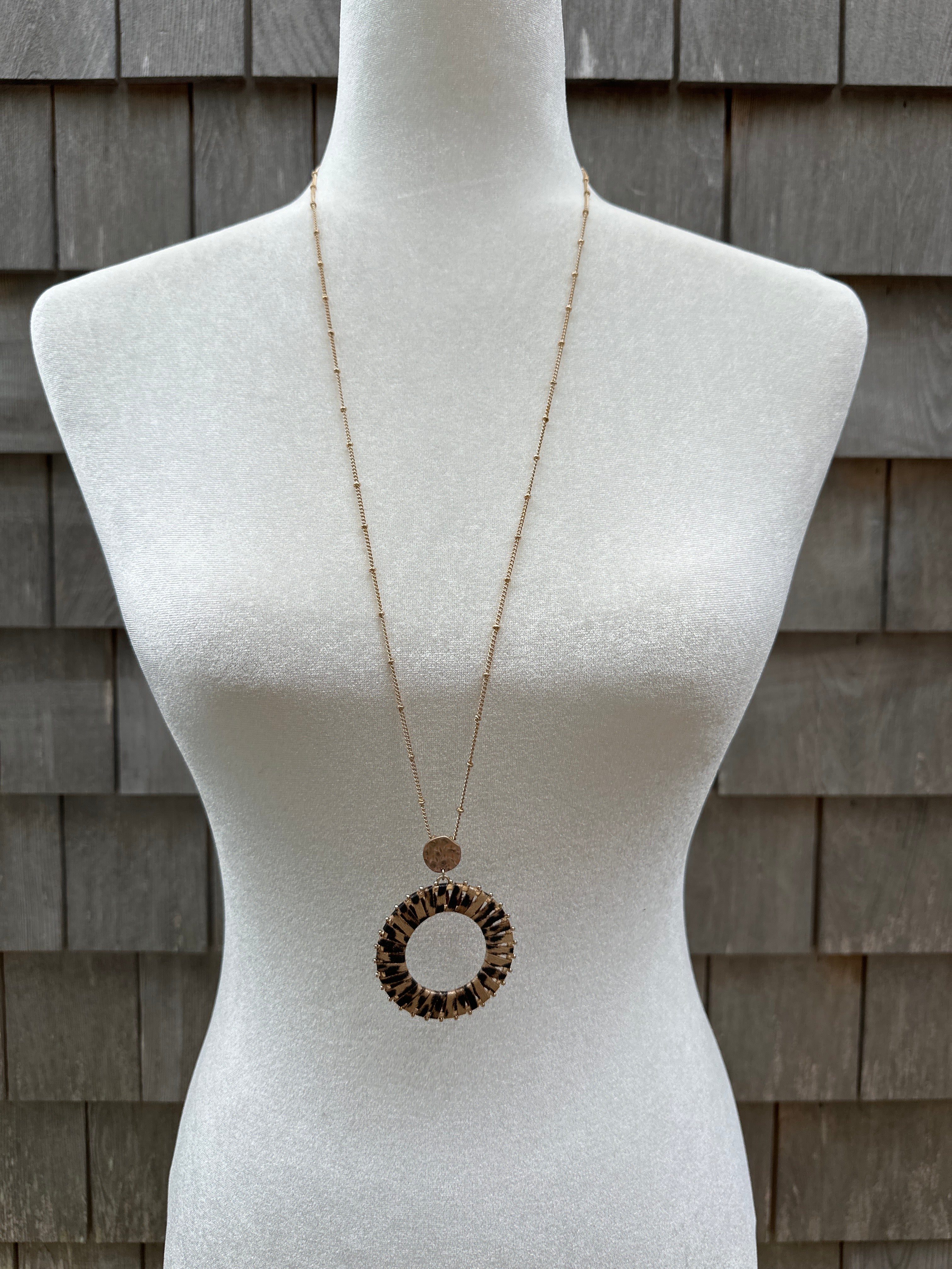 New boutique necklace