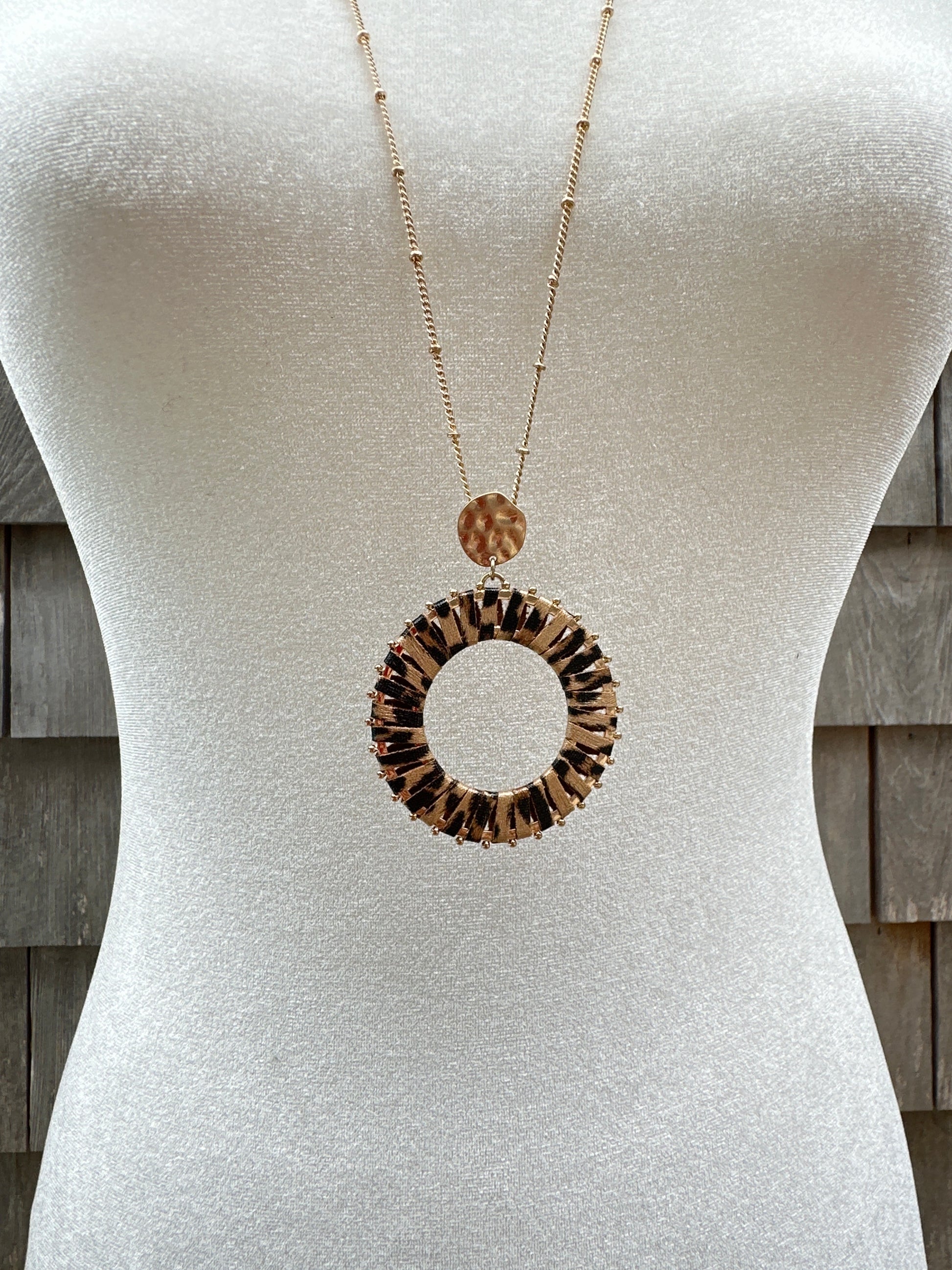 New boutique necklace
