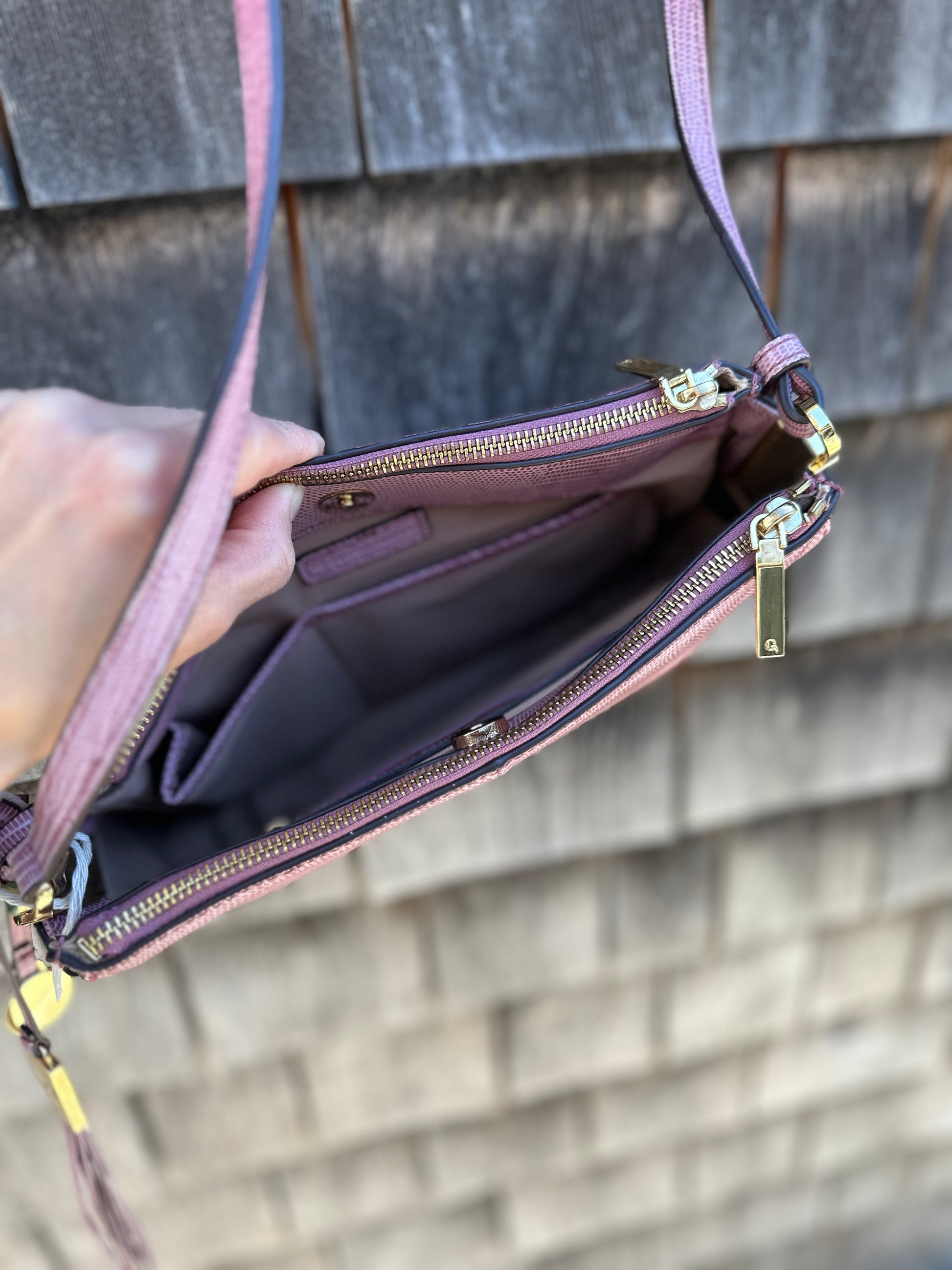 G.I.L.I Crossbody purse